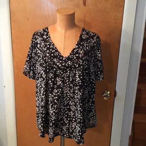 Beautiful print blouse, L